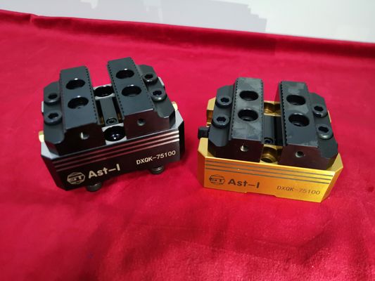 Черное пневматическое руководство по вертикальным тискам с ЧПУ для 3-осевого 4-осевого фрезерного станка с ЧПУ