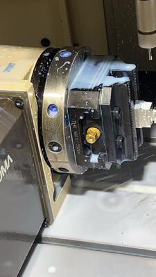 Точность 001mm 5-я ось самоцентрирующаяся винт подходит для 4-осевой CNC фрезы, обеспечивающей высокую точность и безопасное удержание заготовки